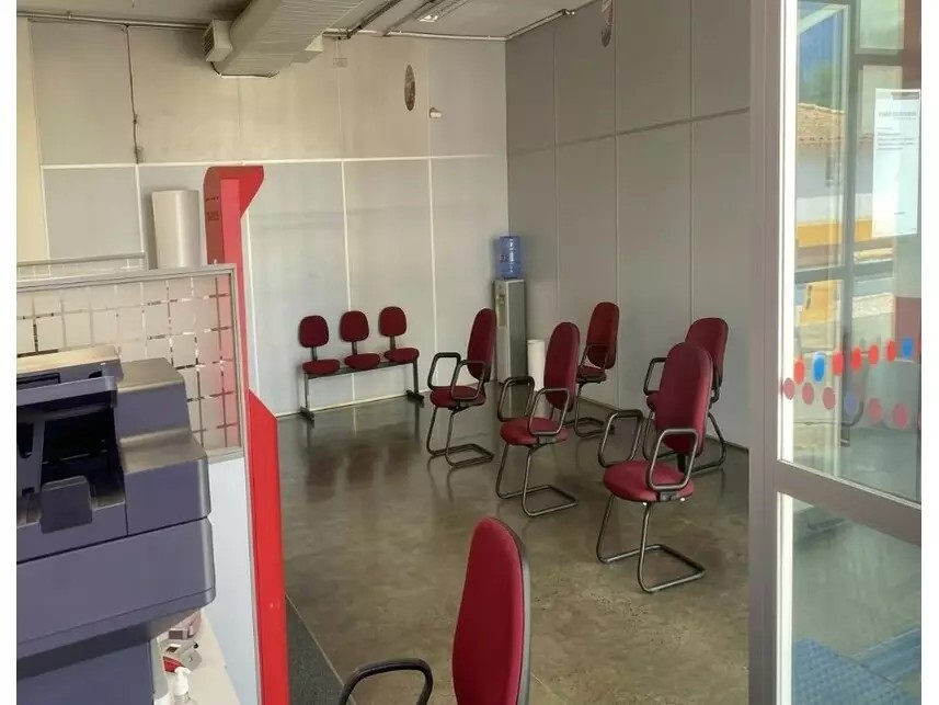 Imagem 2 - Praça Manoel Vitorino, 27 - Prédio Comercial (Agência) - Centro - Brejões / BA