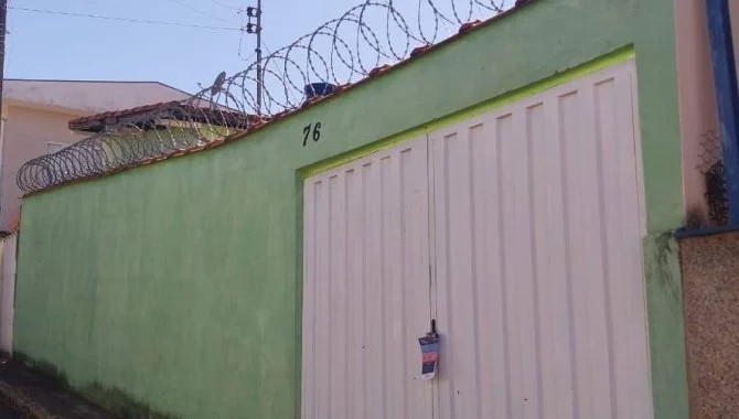 Imagem 6 - Rua Benjamin Gonçalves Leite, 76, Jardim São Carlos, Alfenas, MG