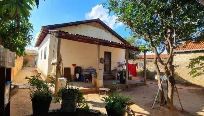 Imagem 2 - Rua Joana Gonçalves Lisboa, 60, Rutilante, Urucuia, MG